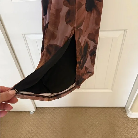 NWT - Showpo Rosalez Midi Brown Bodycon Ruched Dress - Size 8 - Picture 8 of 9